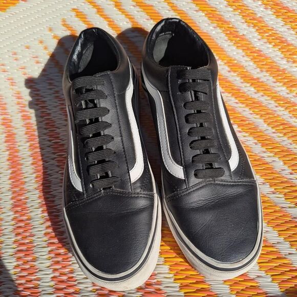 Vans Men's 9.5 old skool Black leather Trainers - Picture 2 of 8